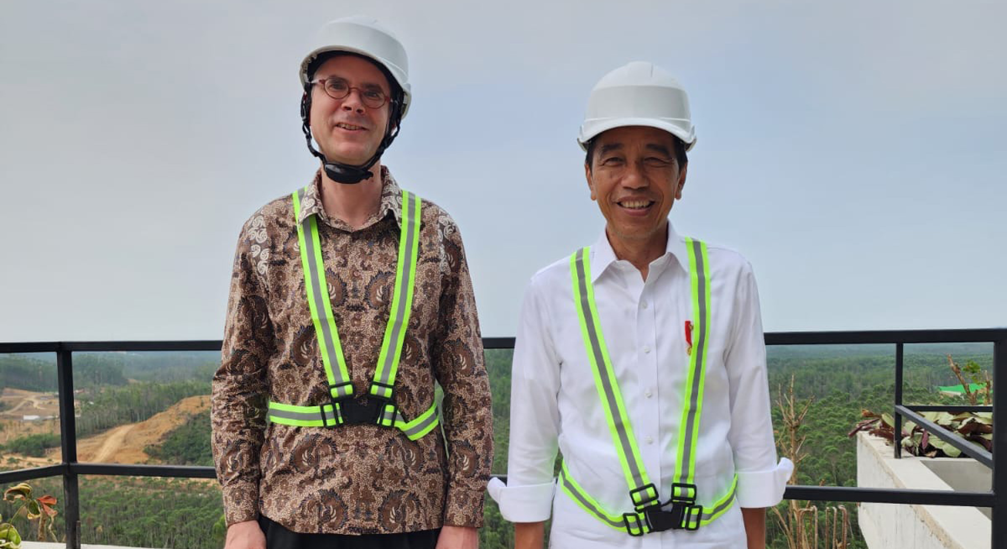 A/Prof Marcus Mietzner and Jokowi in Indonesia’s planned new capital Nusantara in September 2023 A/Prof Marcus Mietzner and Jokowi in Indonesia’s planned new capital Nusantara in September 2023